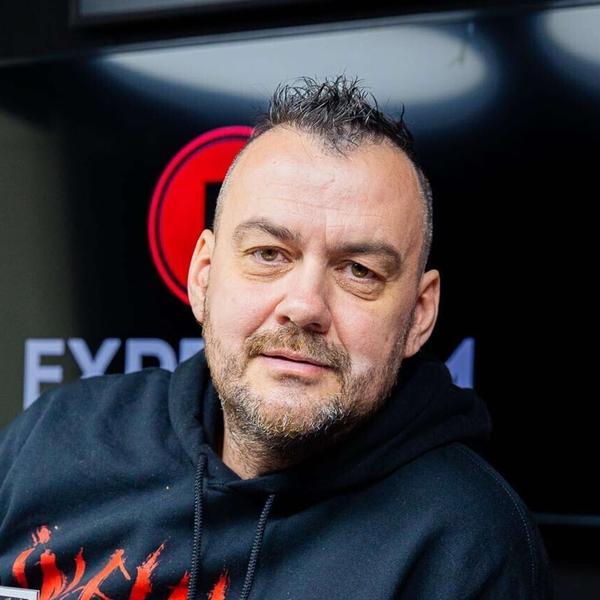 Host Expres FM